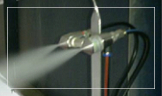 6 liter/ó száraz köd előállítási képesség.